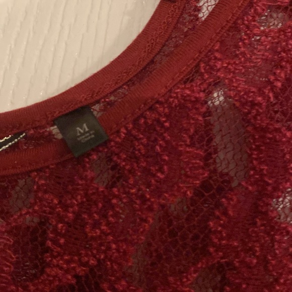 BKE Boutique size medium red floral mesh long sleeve top - Picture 5 of 7